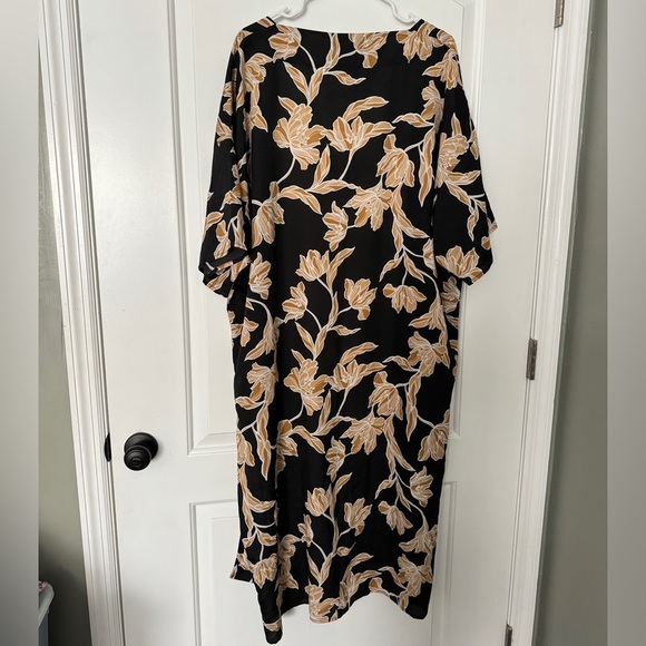 Maison Du Soir Kimono NWT Robe Gold Floral Size Small/Medium - Picture 7 of 10